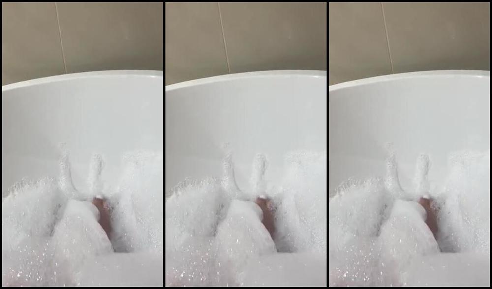 Ambs Aka Footprincessx X Onlyfans Getting The Feet Nice And Soaked