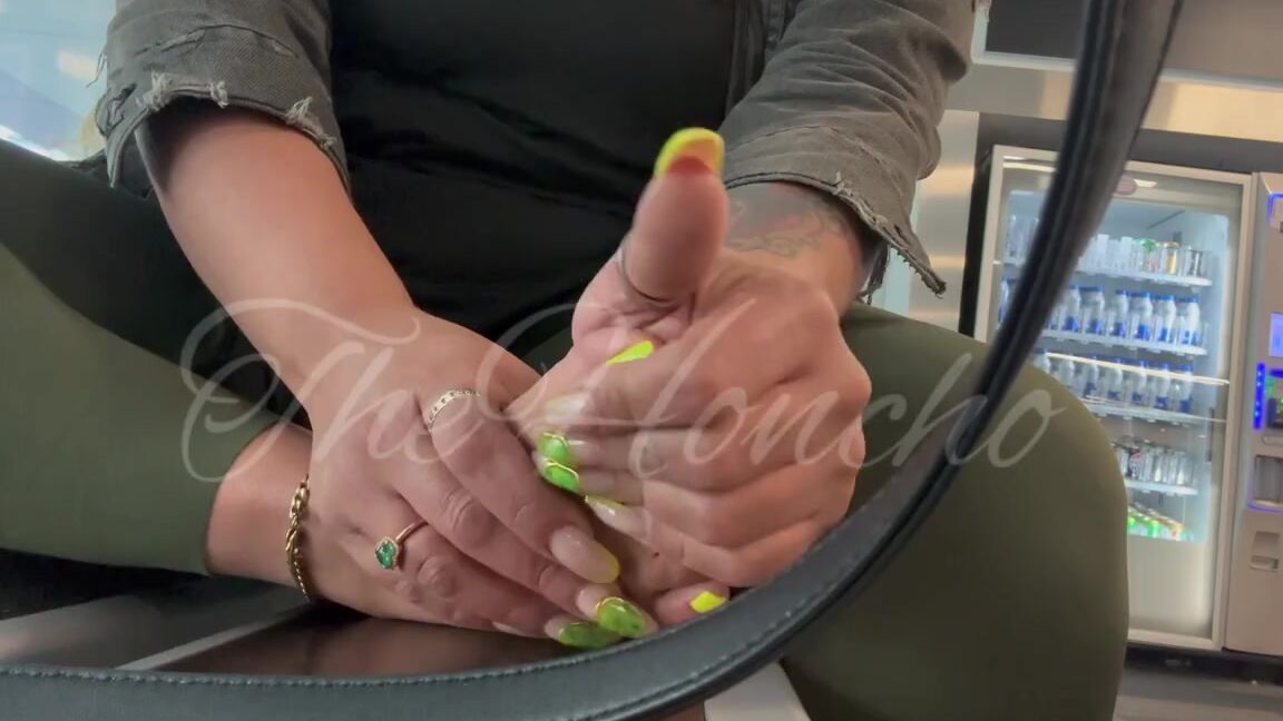 Honcho Nicknamed Thefthoncho Foot Fetish 05 25 2024 Onlyfans Video The Airport Playing With My Feet Yall Think Someone Saw