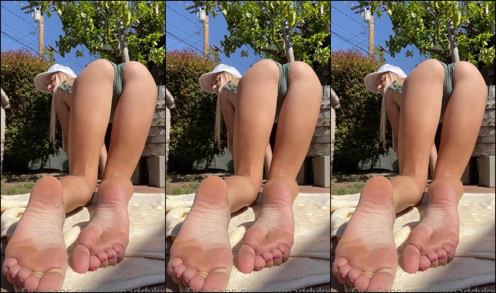 Xomaddykxo Come And Lick My Soles Clean While I Tan Footboy I Deserve Nothing Less Than To Be