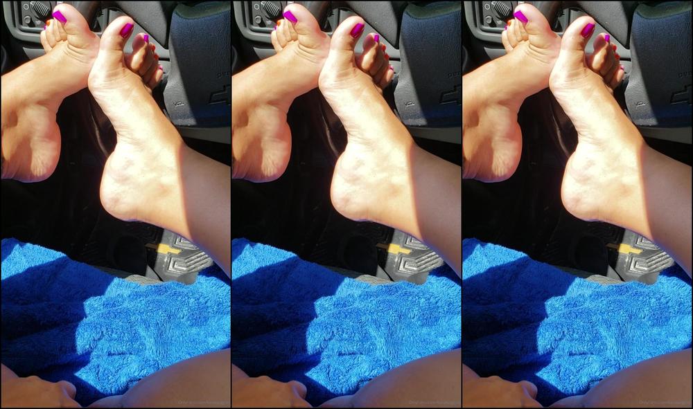 Karaspiggies Here Is The Video Of Me Playing With Myself In The Car