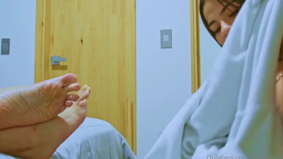 Latinfeetproducciones Nicknamed Latinfeetproduccione 11 05 2022 Onlyfans Video Miniserie 4 Instruyendo A La Sobrina Capitulo 2