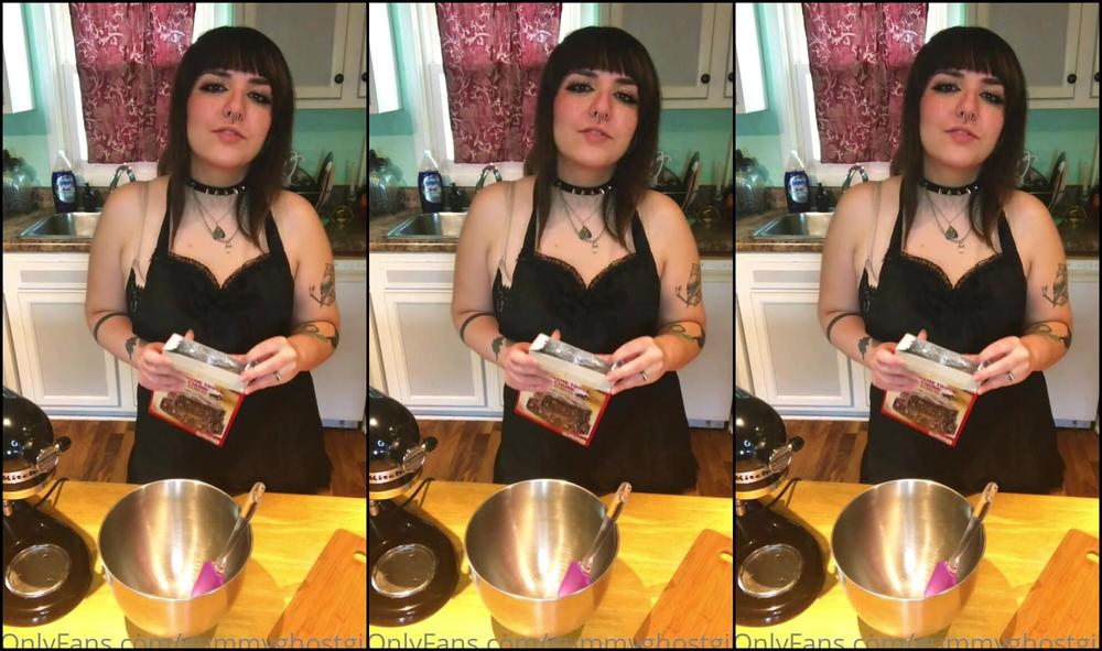 Gummyghostgirl 2020 08 28 791303154 Wanna Help Me Stuff My Oven Maybe You Can Show Me