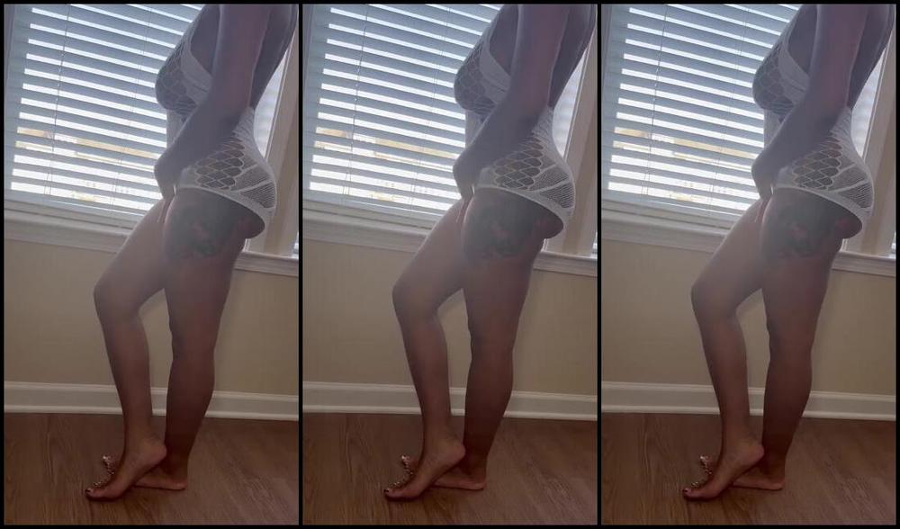 Queenjodiieetoes Aka Prettyfeetonly1800 Onlyfans Just Being A Lil Nosy Putting On A Show