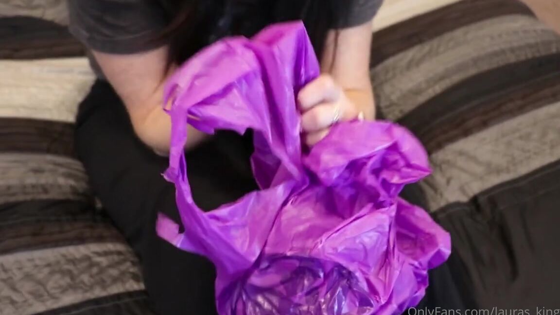 Lalalaura Nicknamed Lauras Kingdom 07 08 2024 Onlyfans Video Laura Bag Tear