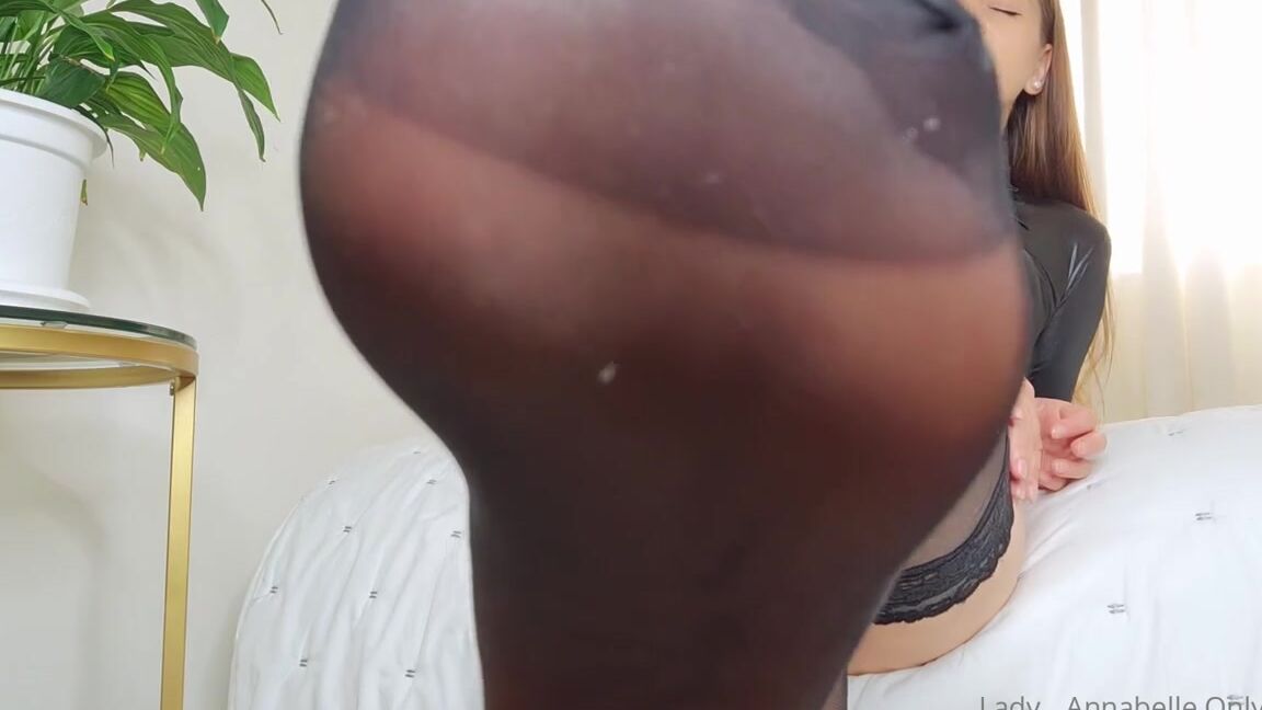 Lady Annabelle Onlyfans Pantyhose Bare Feet All In One Clip