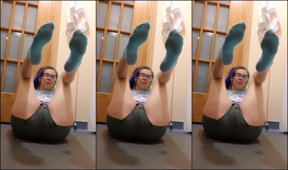 Hippiefeet Shoe And Sock Removal After Wearing Them For Over Hours Today My Socks Were Moist Just