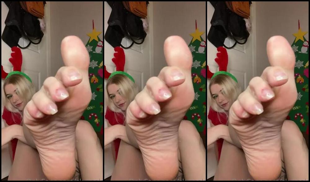 Skye Aka Solesofskye Onlyfans Im Soooo Ready For Santa To Stop By My House Nd