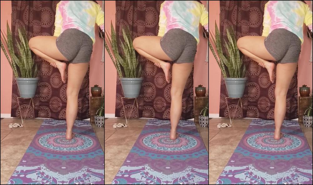 Taystoes Here S Something Super Casual Just Me Doing Yoga Someone Decided To Come Watch Me But I