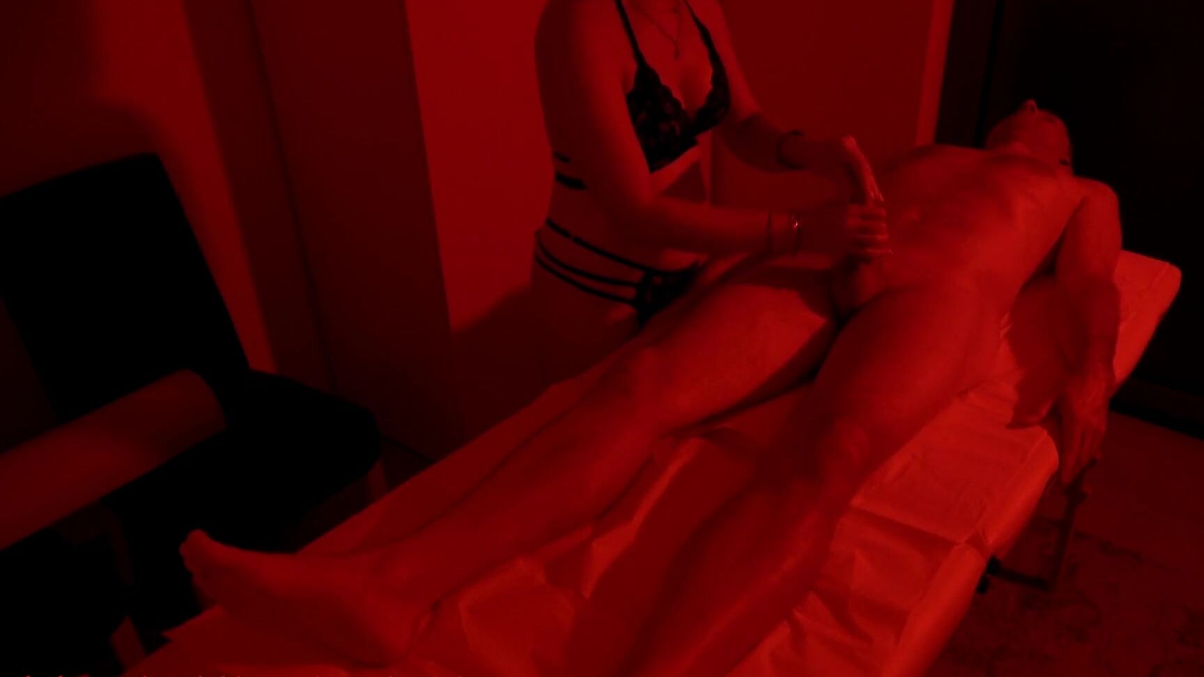 Stepmother gives Stepson a Full Body Massage with a Happy Ending 4k Pornhub