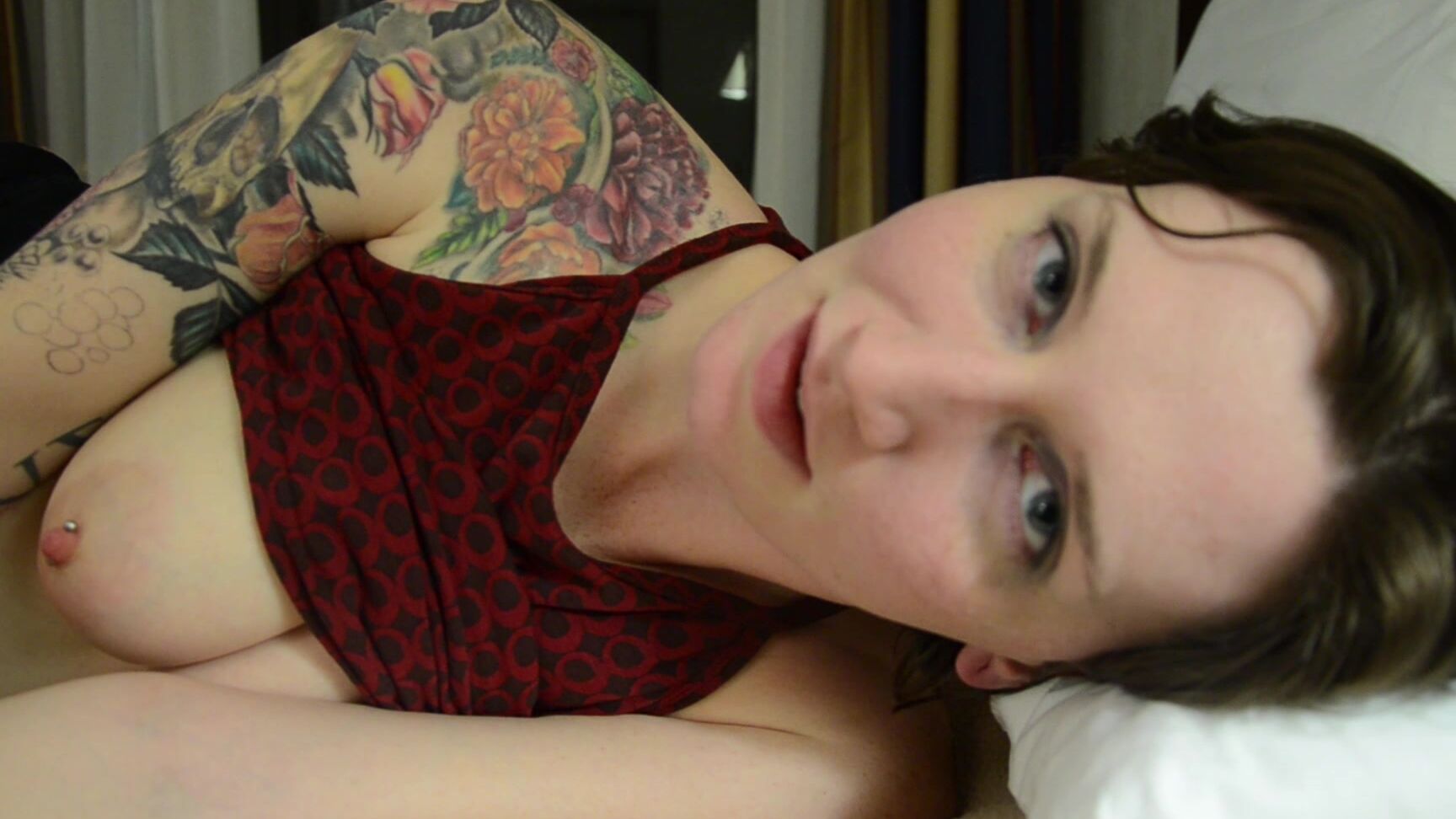 Bettie Bondage Teaching Sis To Kiss