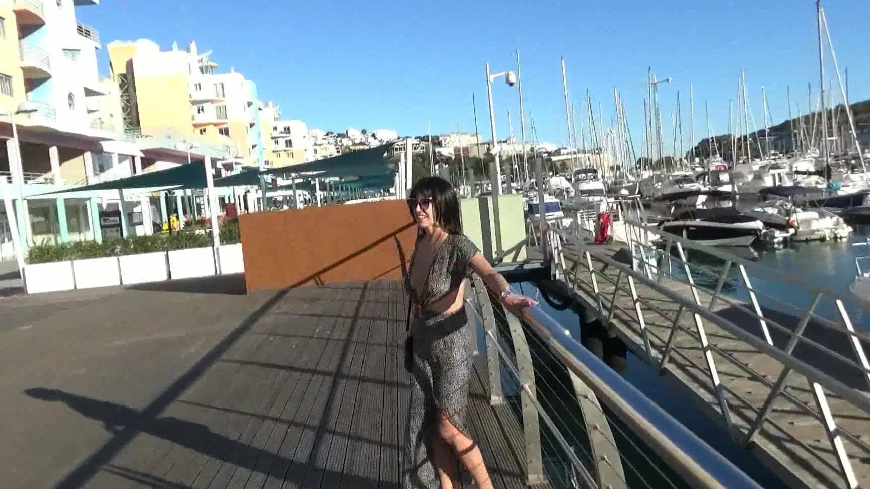 brunette-cindy-masturbates-in-public Pornhub