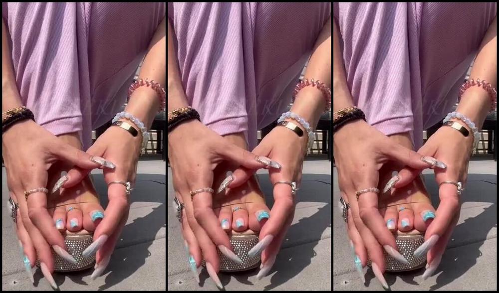 Greek Goddess Li Aka Greekli77 Onlyfans This Lilac Dress Looks So Lovely With My Jewelry And Mani Pedi And The Overhang In These Shoes A 7