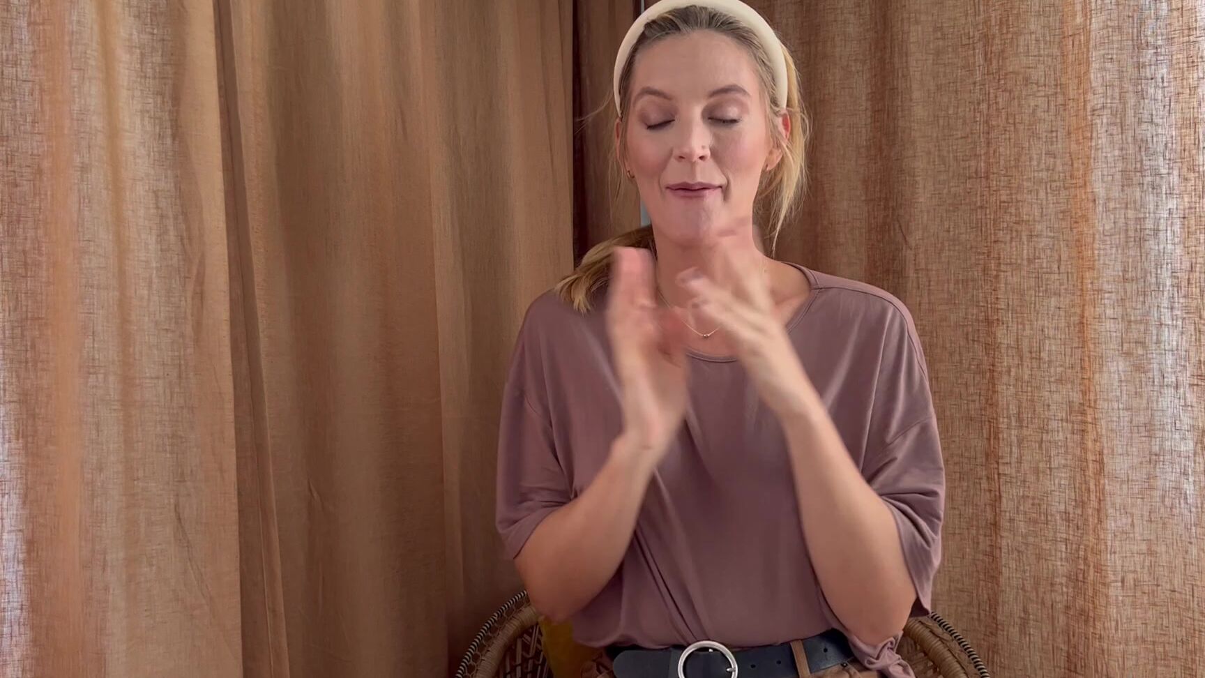 Monawalesxxx 2685324566 11 18 2022 Happy Fridaaay