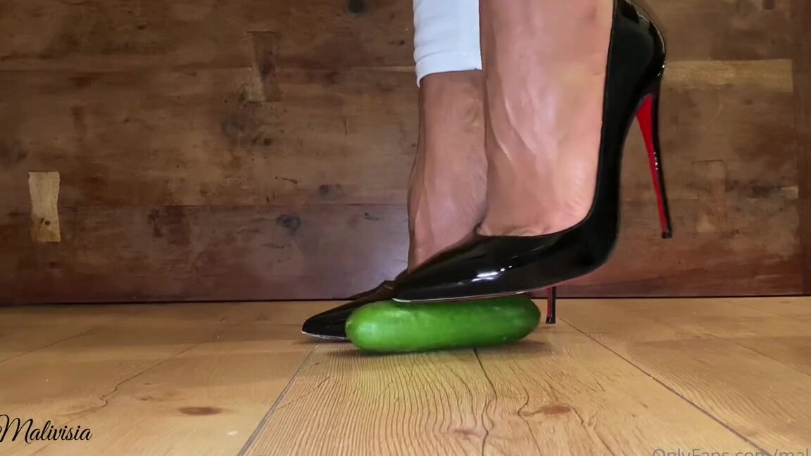 Malivisia Nicknamed Malivisia Onlyfans 03 10 2022 Watch This Green Cucumber Cum Under My Louboutin Sokate 120 Black Patent