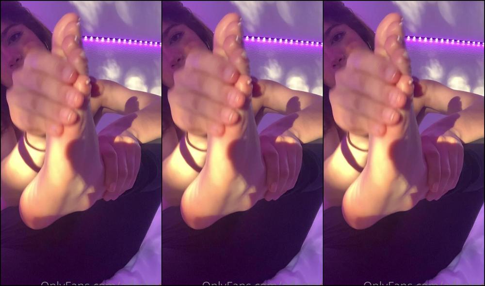 Kitsunematic I Love Massages Doing A Close Up Asmr Oily Foot Massage Soon