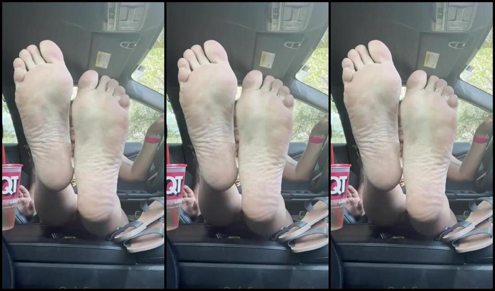 Natasha Aka Vibez3 Onlyfans Meh Random Clip Just Felt Like Letting My Hair Down Wiggling My Dirty Feet Around And Teasing