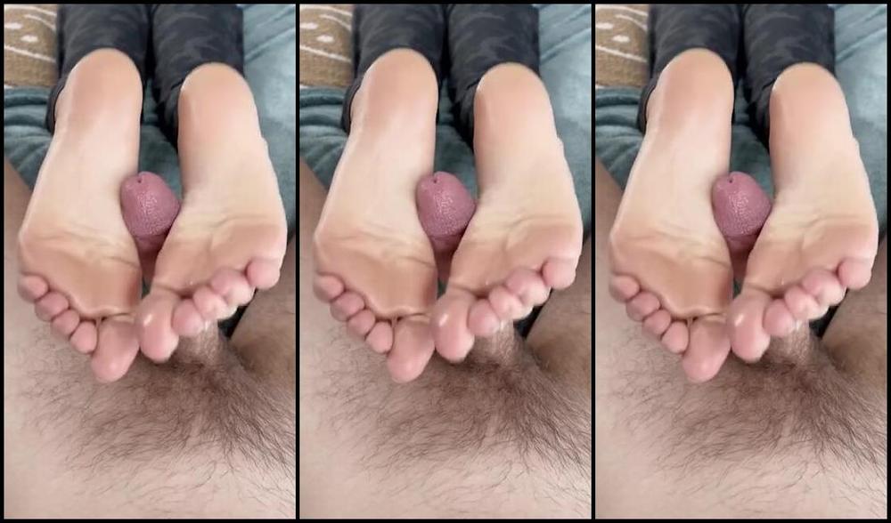 Brooke Jones Nicknamed Myposedtoesvip Onlyfans Oiled Soles Reverse Footjob How Great Is It Watching My Oiled Up Soles Stroking His Cock Until All
