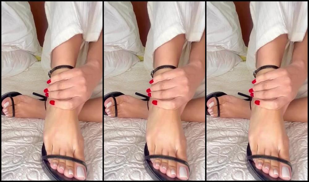 Miillee Santos Nicknamed Miillee Santos 04 29 2025 Onlyfans Video Depois De Chegar Do Shopping Com Os Pezinhos Cansados Voce Poderia Tirar O Salto Para