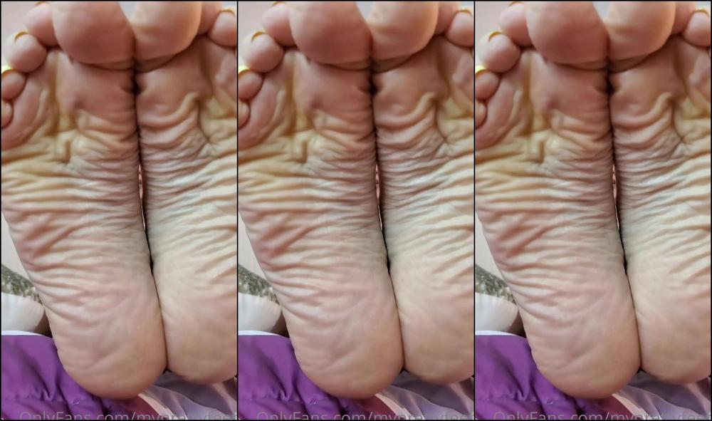 Myprettyfeet Kicking Off December With A Best Selling Clip Shy Foot Friend Joi Enjoy Thank You For