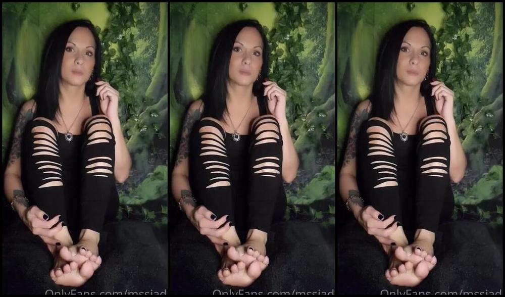 Mssjada Nicknamed Mssjada Onlyfans Are You Looking At My Feet