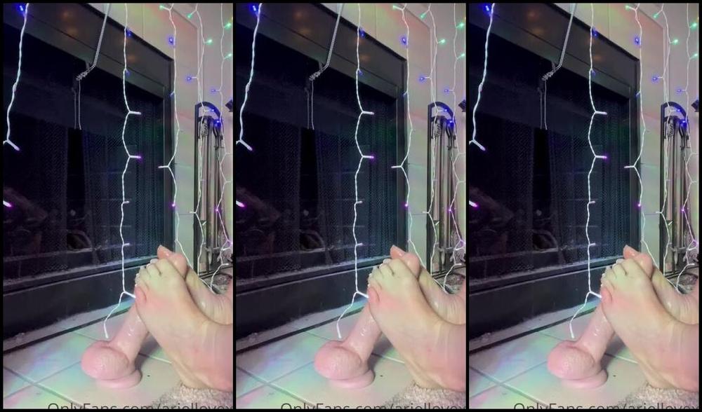 Ariel Love Nicknamed Ariellovexo Onlyfans Fj With One Of My Many Toys Don T You Wish You Were In Its Place