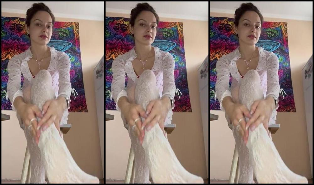 Marta Petarda Nicknamed Itsmartapetarda 09 04 2024 Onlyfans Video Today I Take Off My Shoes And Show My White Smelled Tights After Long Day On