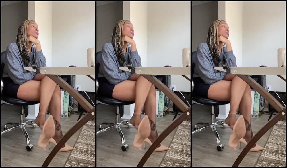 Nicholesole Onlyfans Hard At Work In Pumps Candidp