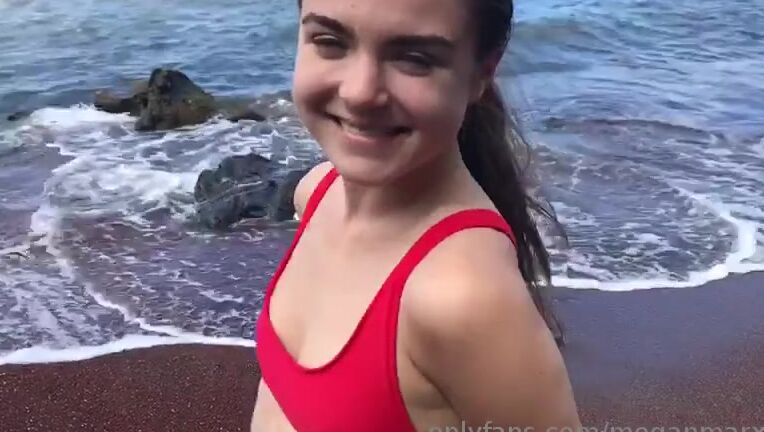 2019 05 15 32479876 Follow My Booty Around The Red Sand Beach