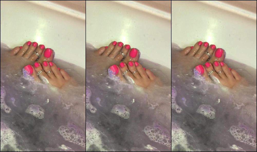Footsiegalore Wet Bath Bomb Toes