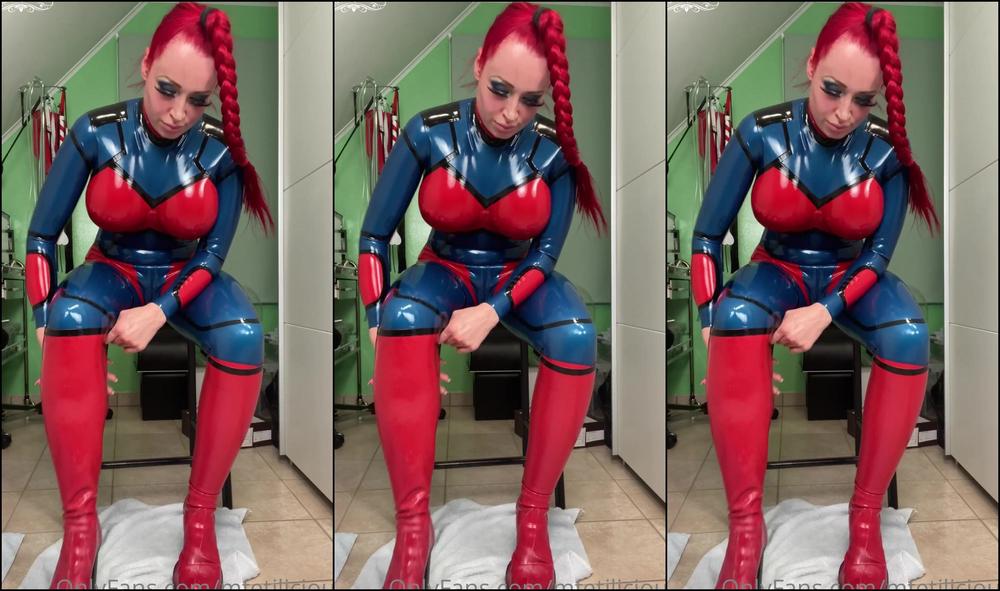 Mfetilicious I Had To Work At The Flower Shop Today But In The Evening I Dressed Up In Full Latex For