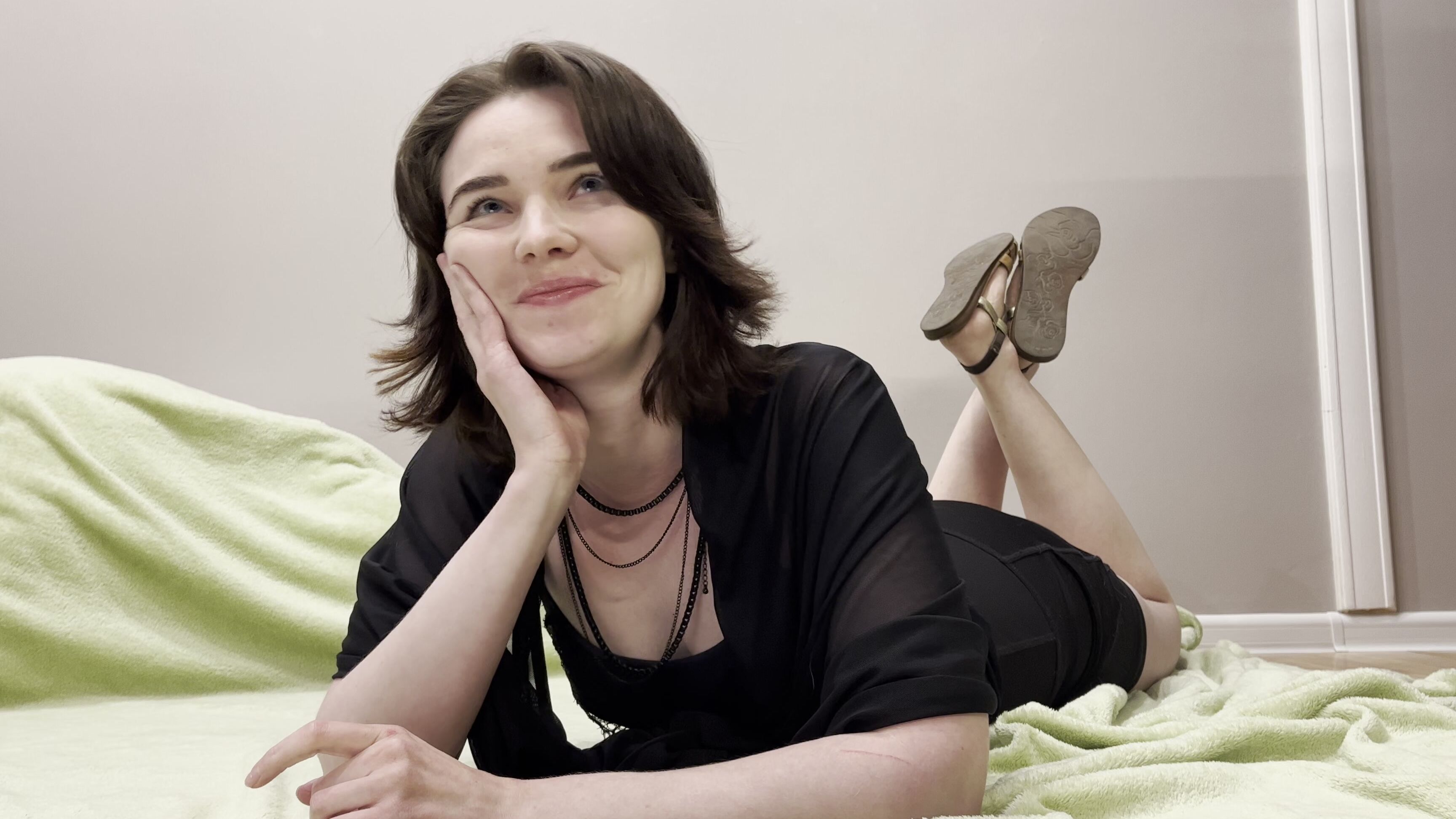 Sniffing stinky sandals_2 SiteRip