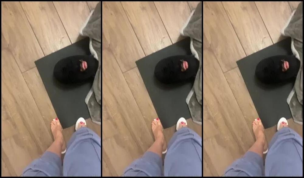 Deapistilla Nicknamed Deapistilla1 10 01 2022 Onlyfans Video Dopo Una Sessione Lo Uso Come Tappetino Pulisce E Ingoia Il Mio Piede Divino