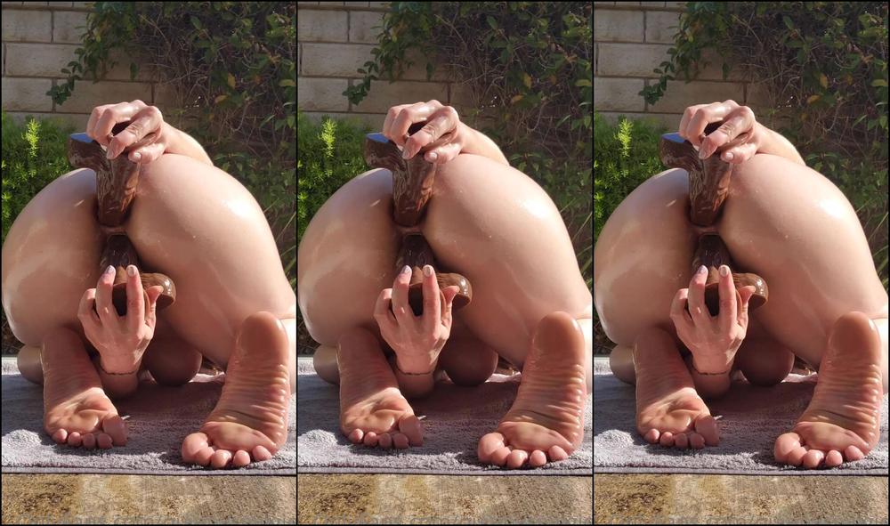 quinnyspiggies-09-03-2022-2387723490-double-bbc-pleasure-all-oiled-up-and-ready-to-have-both-holes-used-hopefully-one