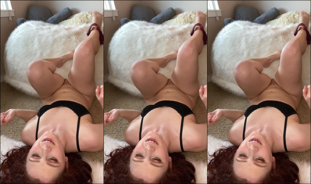 fiery-cassie-05-04-2020-214250213-fucking-myself-upside-down-view