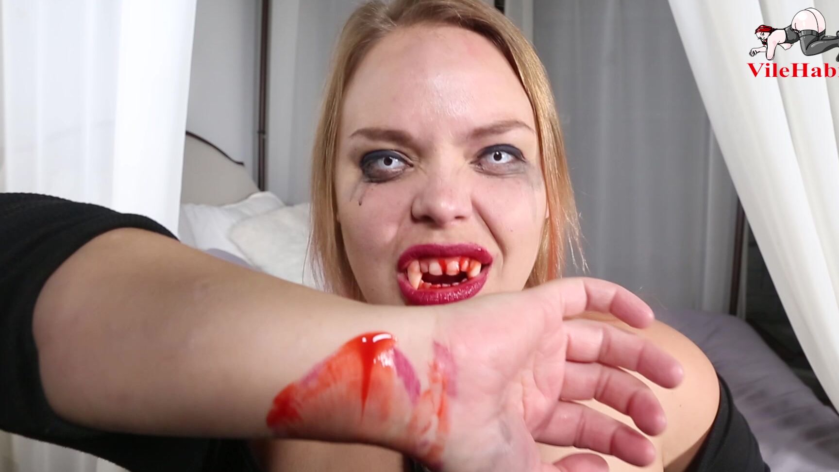 Sophiasylvan A Vampire Turns You