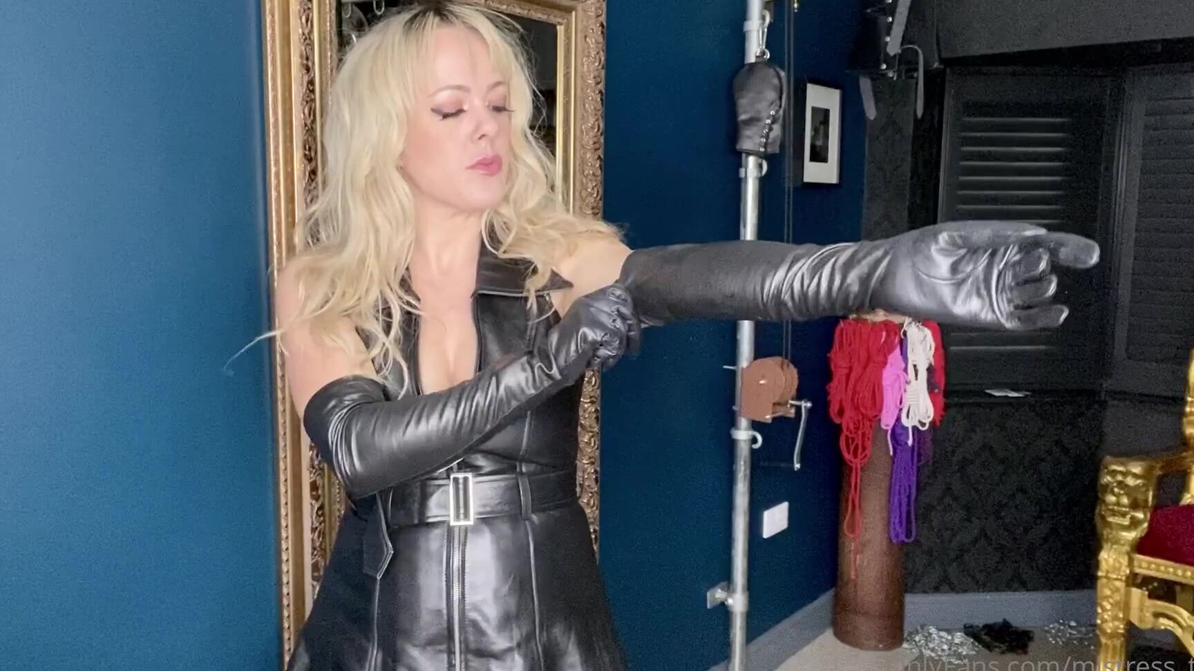 mistress tess1 18 11 2020 1273091169 you ve got a new girlfriend and you ll be enjoying your first meal together 3 min p OnlyFans