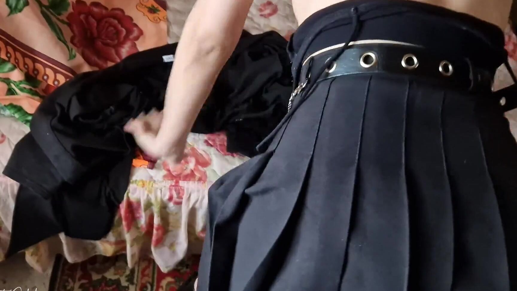 AntiEva The guy picked up a whore and fucked her in an abandoned house Pornhub