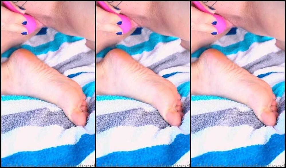 Freakyfjondaxxx Onlyfans It Is Really Hard To Actually Hit My Foot Wet And Not Squirt To Far So Am Just Going To Practice