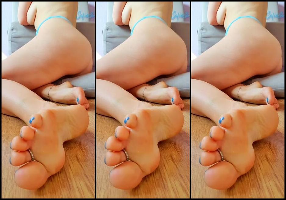 Sofiastoe Aka Sofiastoes Onlyfans You Re Lucky I M Even Letting You Stroke As My Toes And Soles Are Teasing You Enjoy