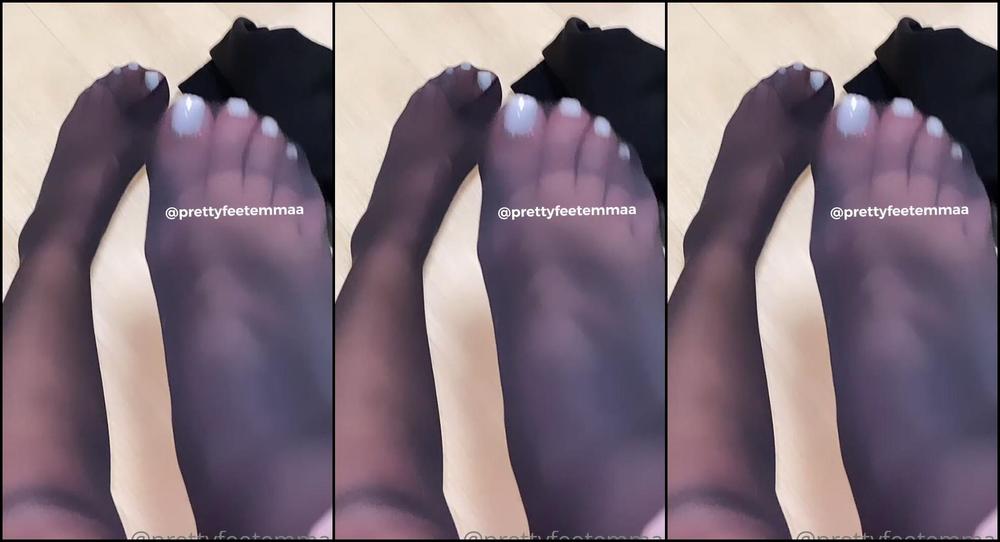 Prettyfeetemmaa Removing My Knee High Boots After A Long Day In My Nylon And Boots I Didn T Take These B