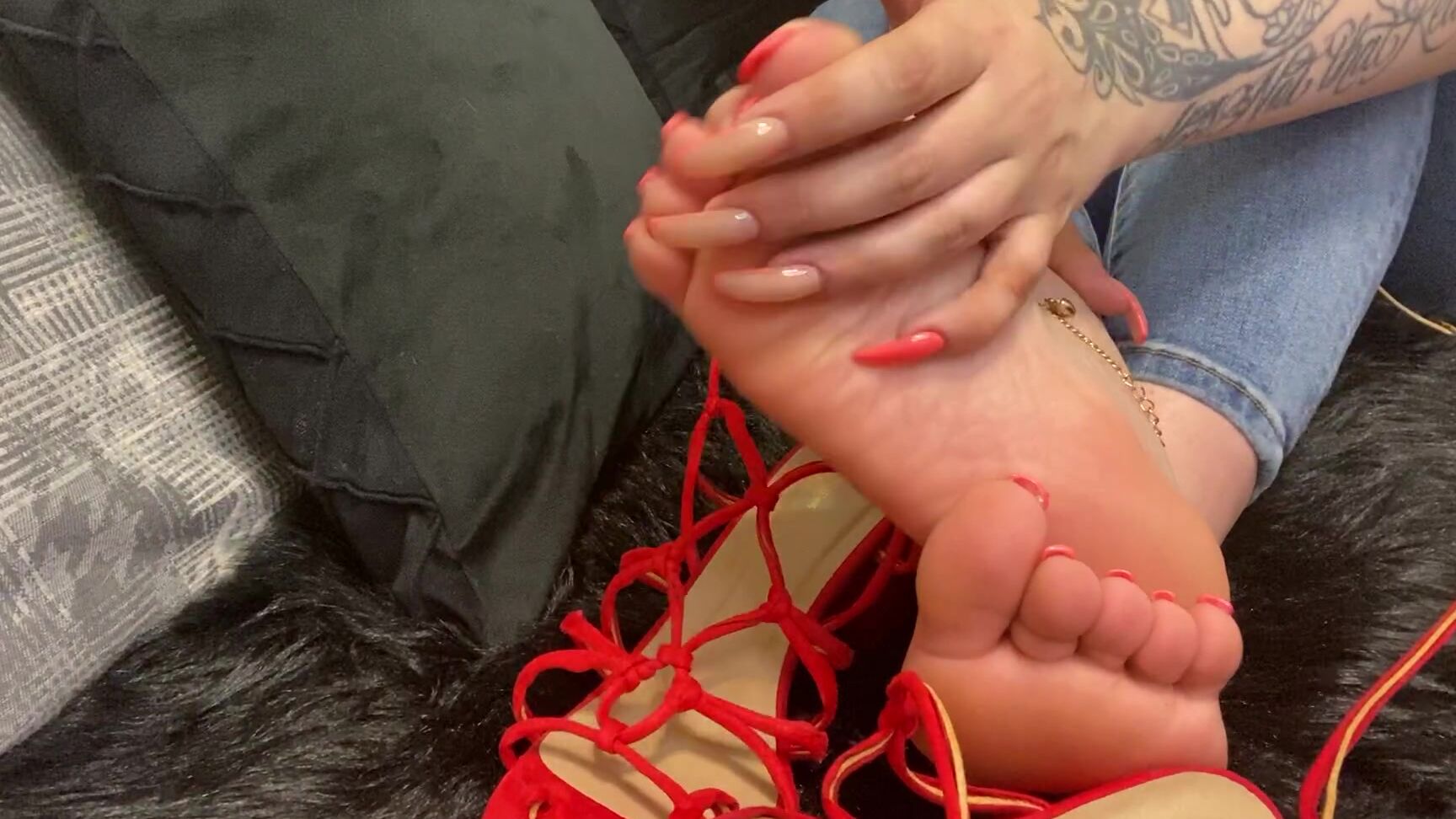 Anushkavelvet Scenario I Picked You Up At A Bar Took You To The Back Room Where The Comfy Couches Ar