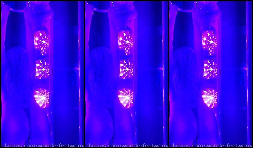 Wonderaeetwoman Nicknamed Wonderfeetwoman Onlyfans Silhouette Ive Shown You Two Tanning Beds And A Red Light Therapy Bed Today I Show You The Stan