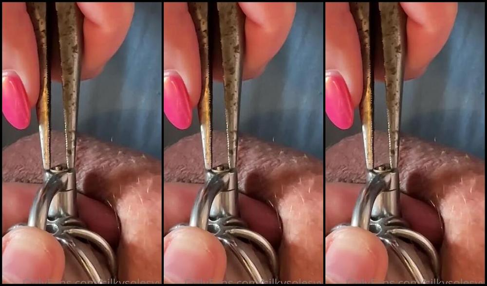 Silkysolesyyc Onlyfans Finally Our Experiments Paid Off We Used The Super Sticky Gorilla Tape To Pull The Key Piece Out