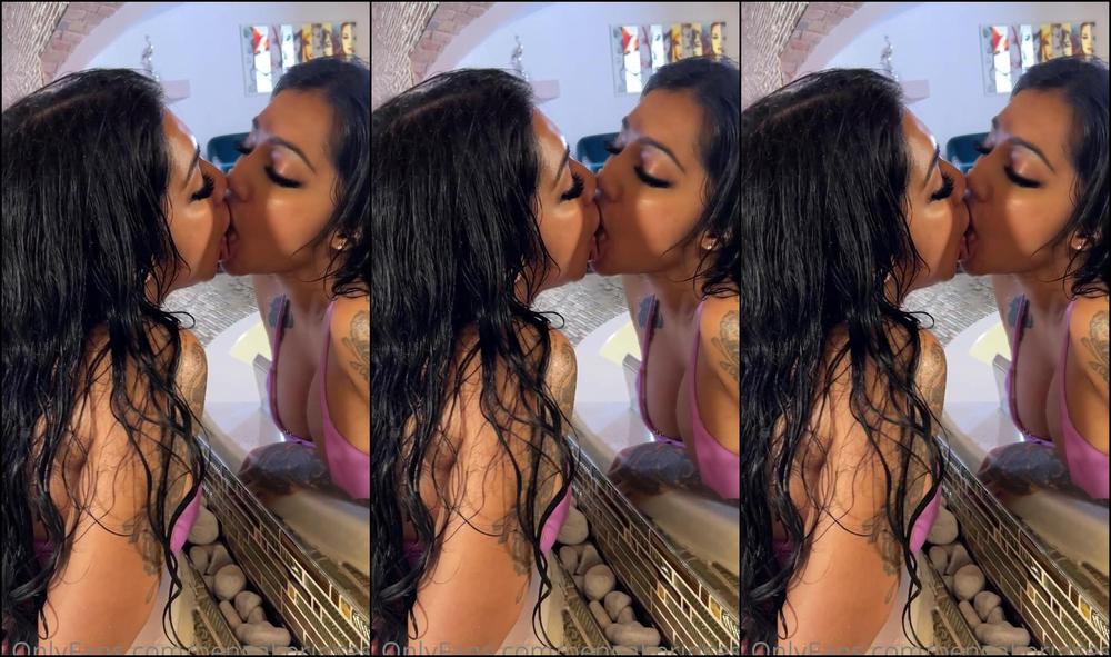 Pengaliprincess Wanna Get Freaky With Me In The Hot Tub