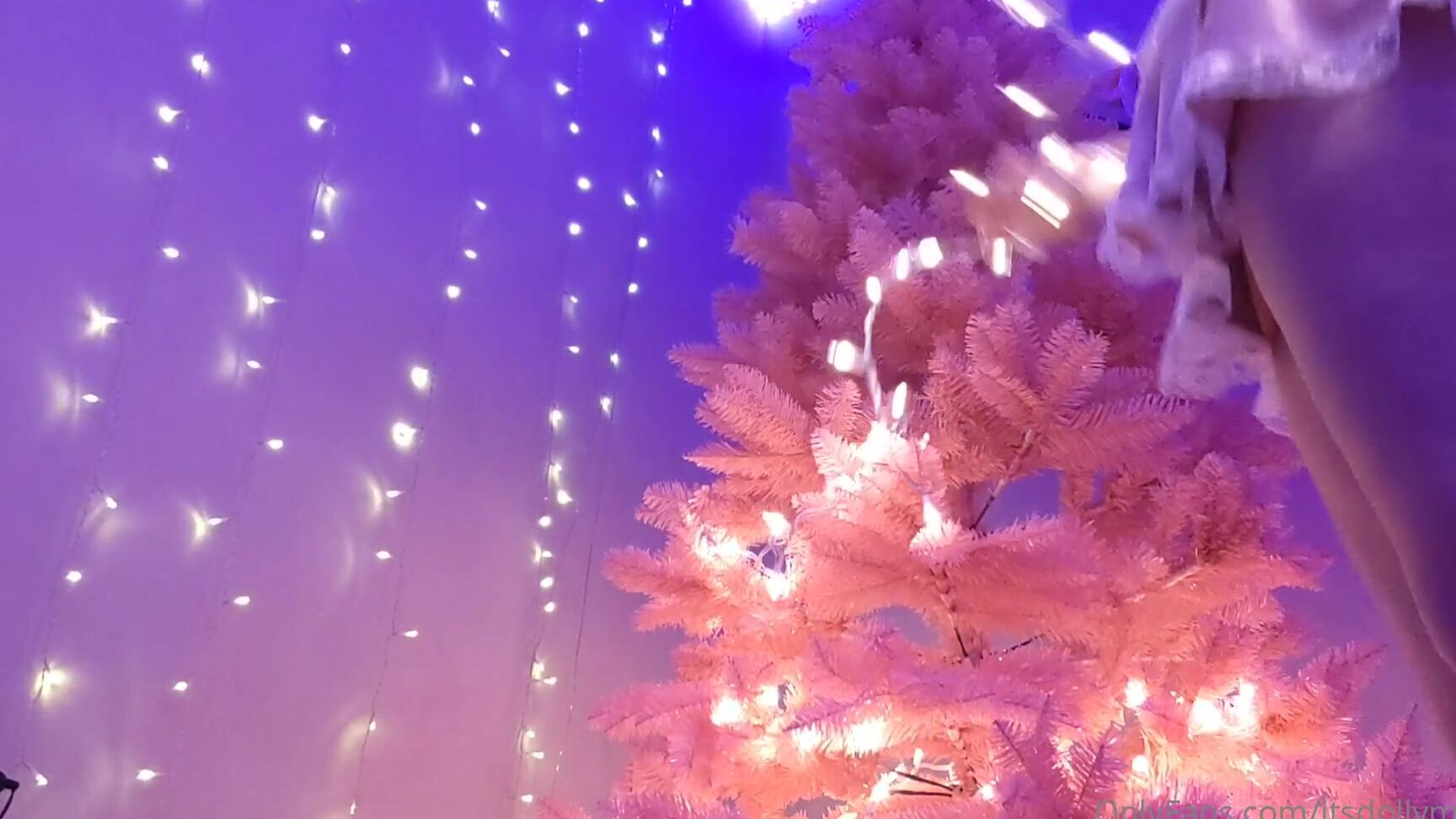 Itsdollymattel Lil Tree Decorating Vid