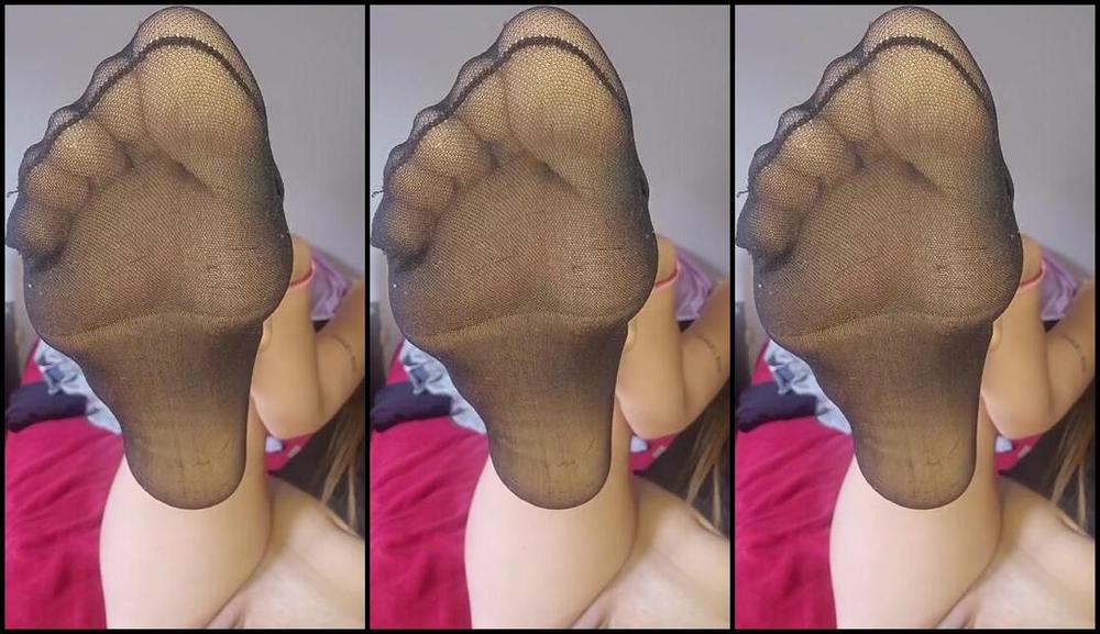 Emma Stanley Nicknamed Emmastanley 10 17 2024 Onlyfans Video Does It Turn You On To See Me Suck My Feet With My Black Nylons On