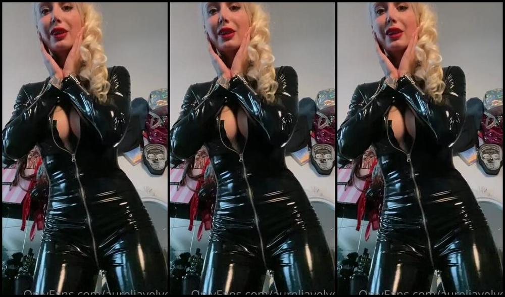 Aurelia Velvet Nicknamed Aureliavelvet Onlyfans Happy New Year S Eve Bitches