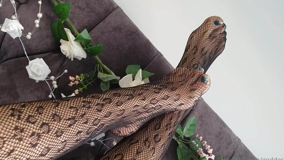 Miss Evie Lock Nicknamed Missevielock Onlyfans My Soles Are So Perfect Arent They My Arches Look So Deliciou