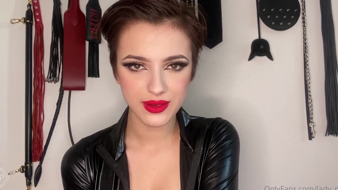 Lady Perse Onlyfans Green And Red Game Would You Like To Play Joi Game