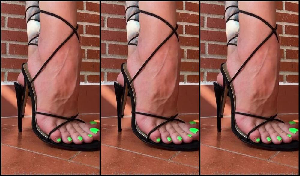 Solesmad Fetish Queen Aka Solesmadvip Onlyfans For You To Start Drooling Over My Feet